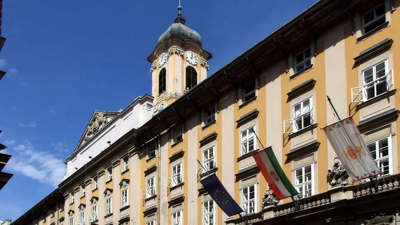 A Lánchíd helyett Karácsony hivatalát újítja fel a főváros egymilliárdért