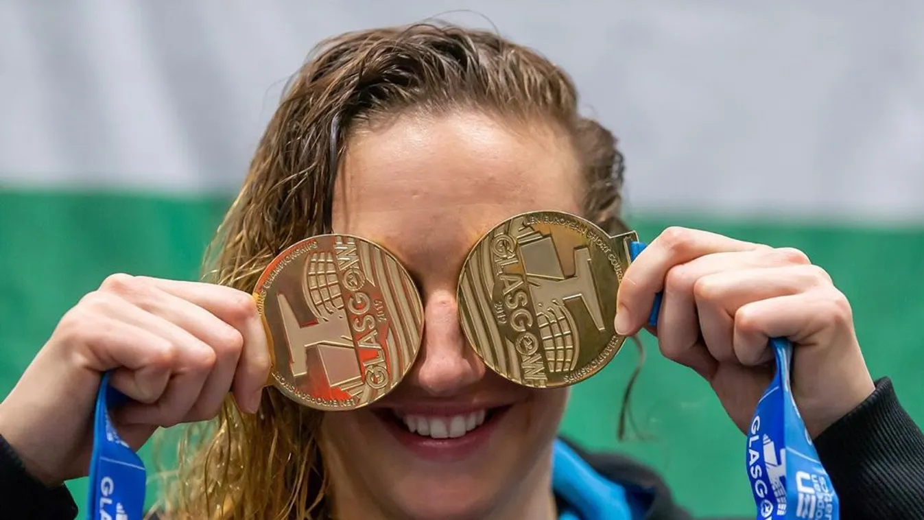 Hosszú Katinka díjazta a Ripost munkatársait