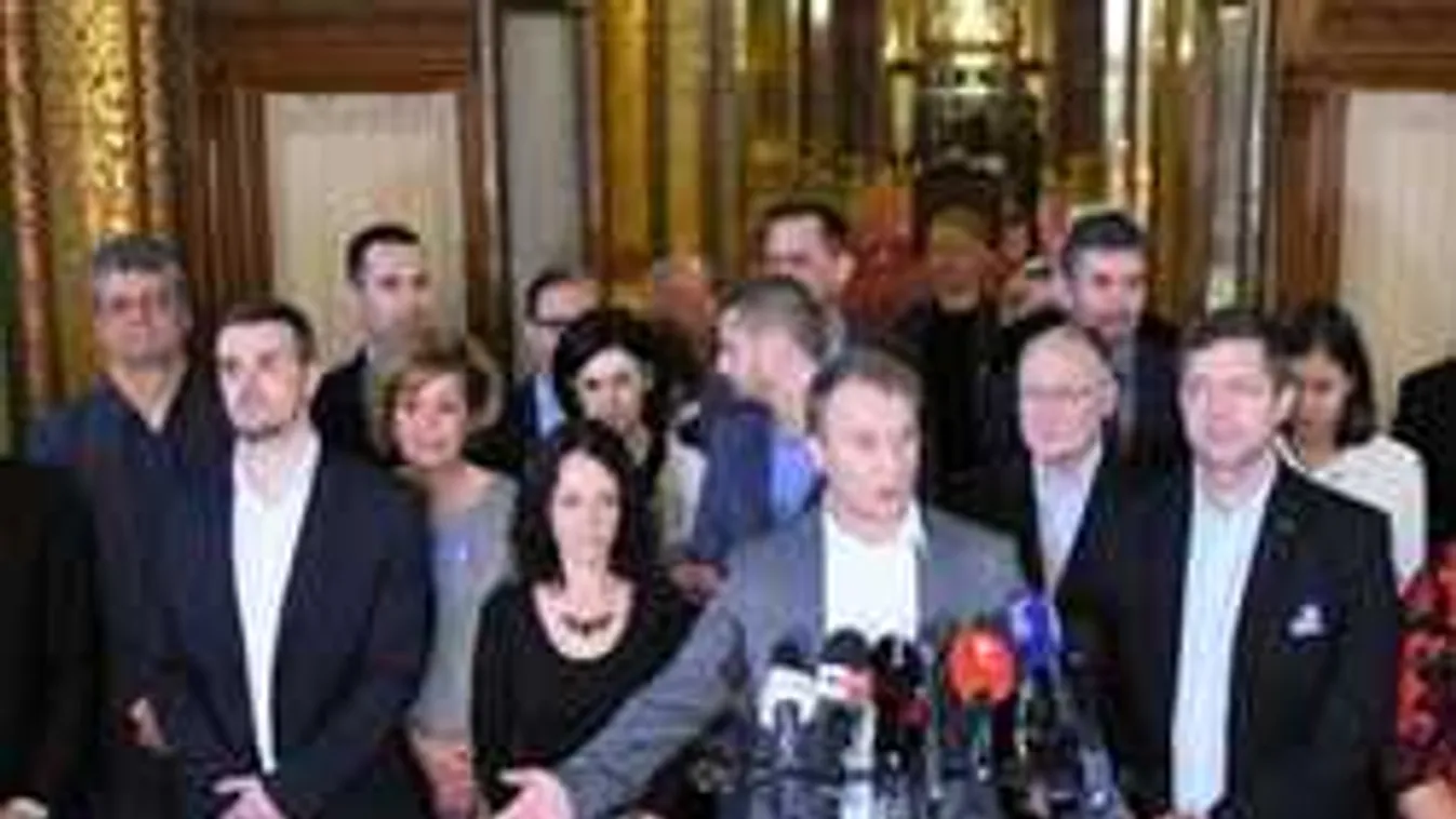 Káromkodva ugrott egymásnak az ellenzék Budapesten