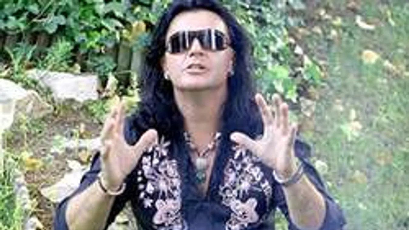 Kozso összeroppant, képtelen feldolgozni a szakítást!