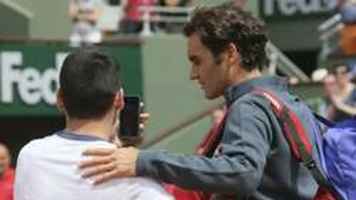 Csúfot űznek Federerből, mert félti az életét