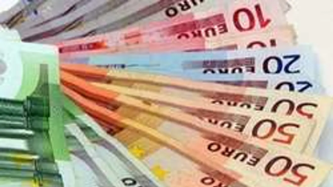 Féláron kínálták a hamis eurót, lebuktak