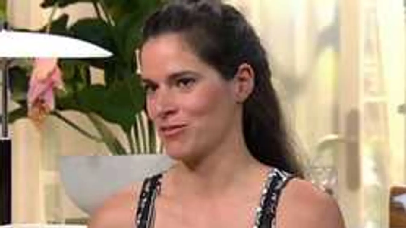 Nyilvánosan szoptatott a magyar sztár, fotó is készült róla