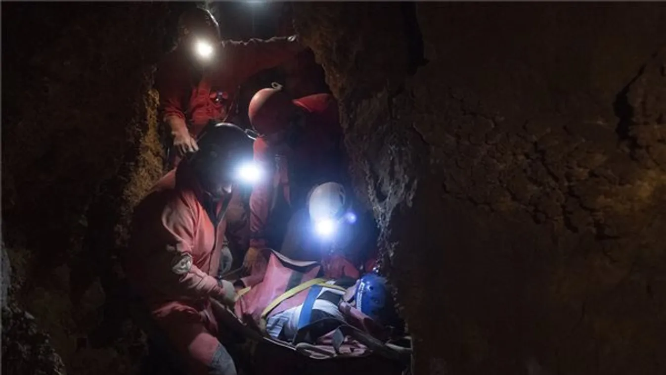 Súlyosan megsérült egy barlangtúrázó a Ferenc-hegyi-barlangban