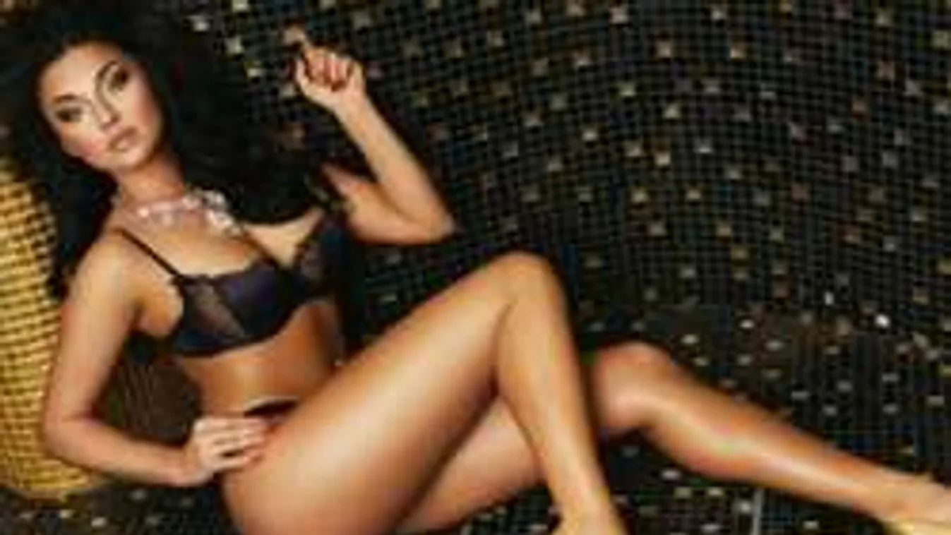 Pucérkodó, kerek mellű bombázó rajong Messiért