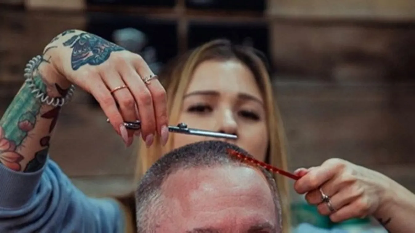 Zárva a fodrász? Így vágd le a párod haját otthon!