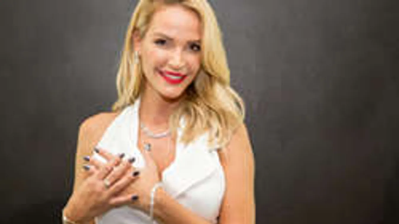 Kibuggyanó mellekkel örvendeztette meg rajongóit Zimány Linda