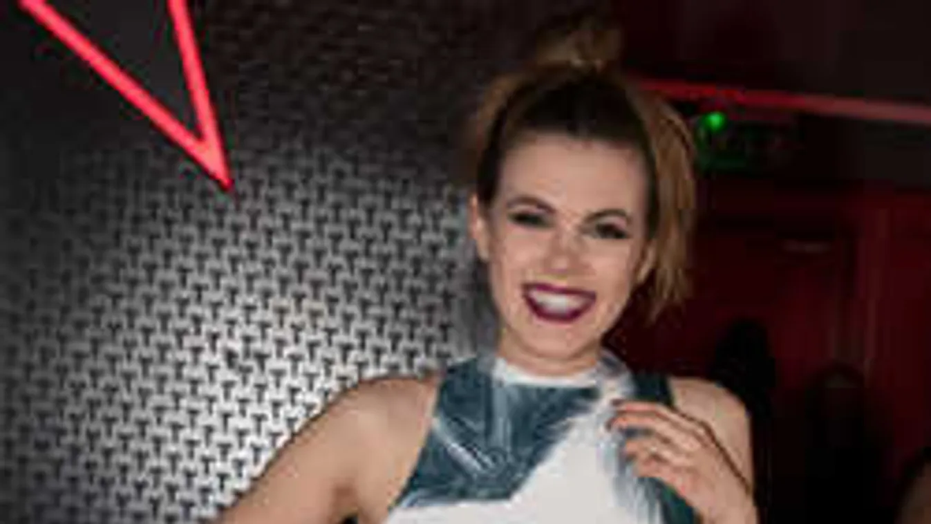 Leesett az állunk: Ekkorára nőtt a várandós Csobot Adél pocakja