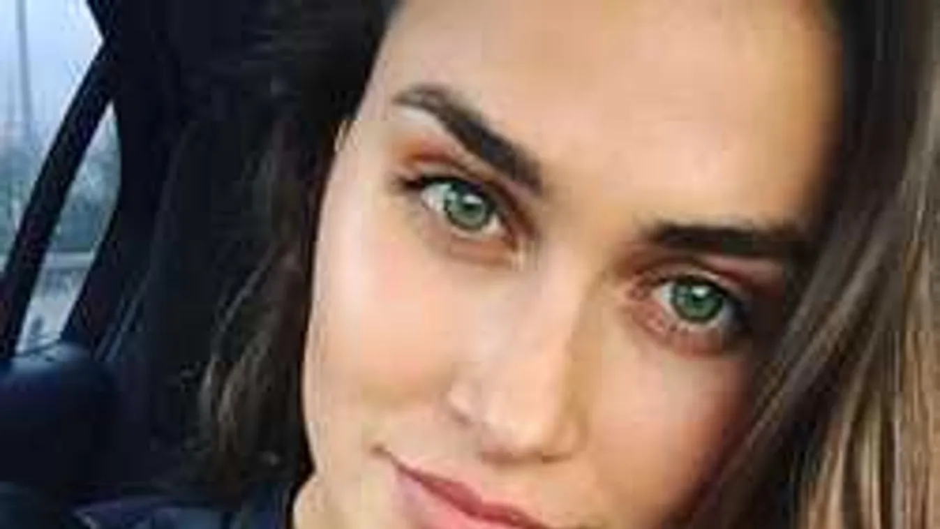 Leesik az állad: Jakabos Zsu fürdőruhában kényezteti magát