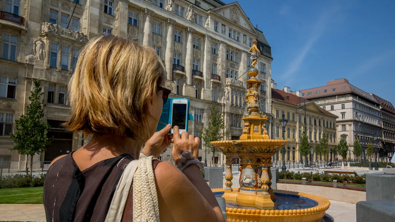 Vonzza a turistákat a József nádor tér, ilyen lett a felújítás után