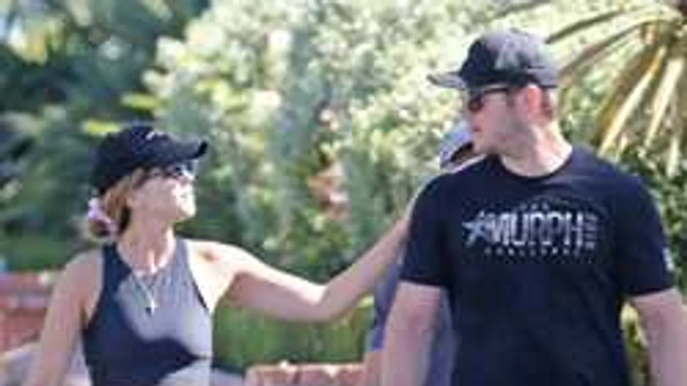 Máris jöhet az eljegyzés? Fülig szerelmes az elvált sztárapuka