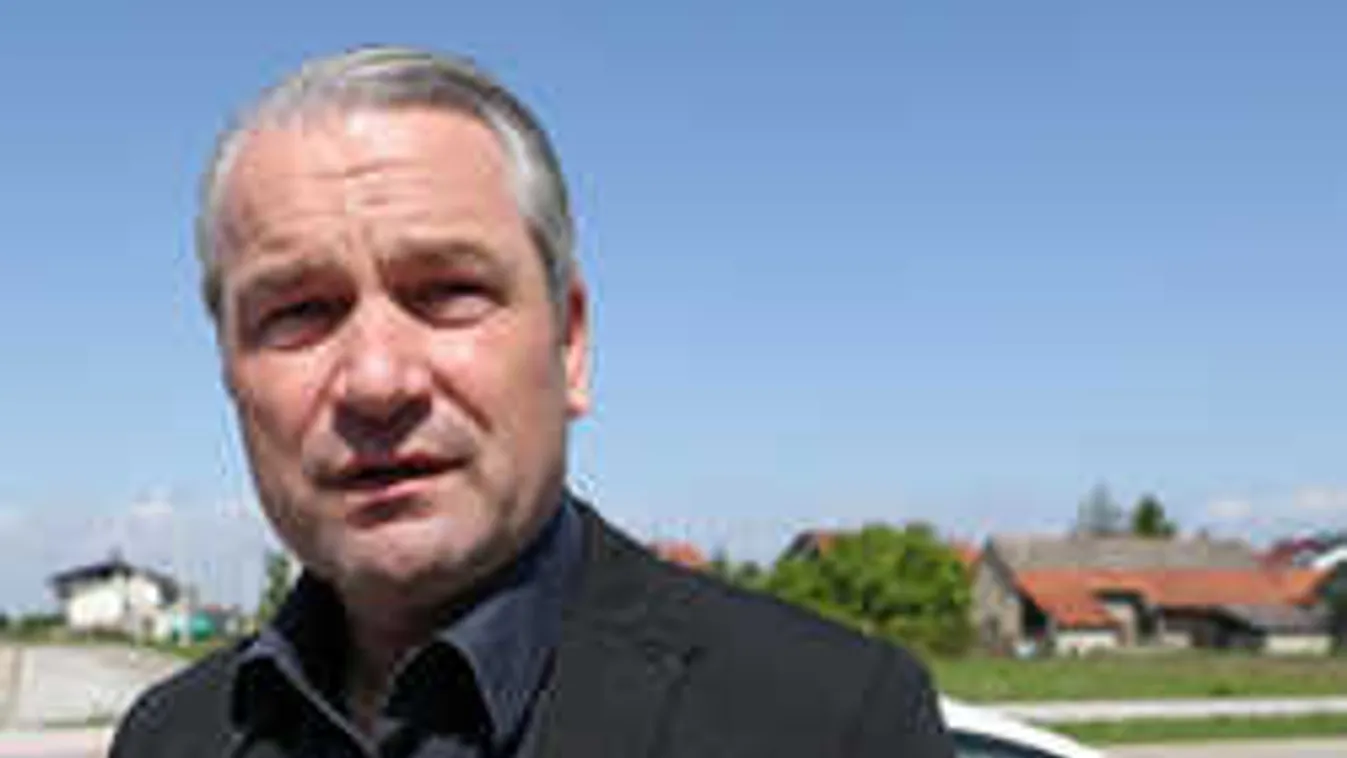 Komoly kritikát kapott Bernd Storck, hiba volt maradnia