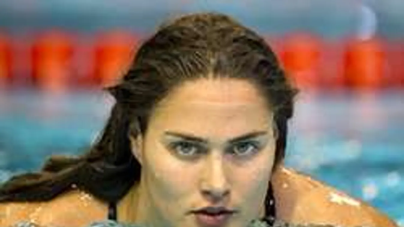 Szexi fotón mutatja meg formás testét Jakabos Zsuzsa