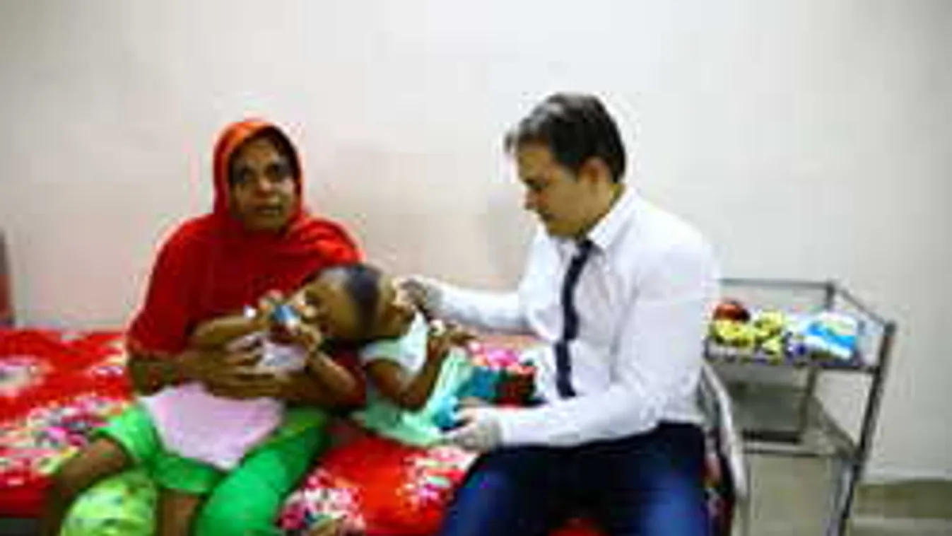 Nyárig biztosan Pesten maradnak a sziámi ikrek