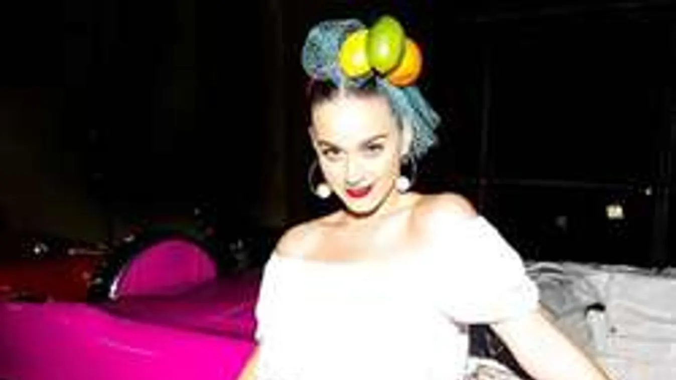 Ilyen fotót még biztos nem láttál Katy Perry fenekéről!