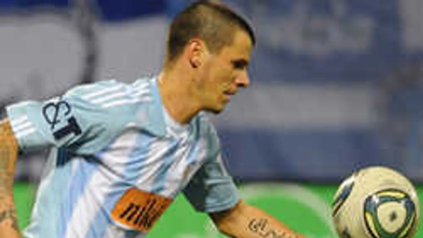 Több százan vettek végső búcsút az öngyilkos válogatott focistától