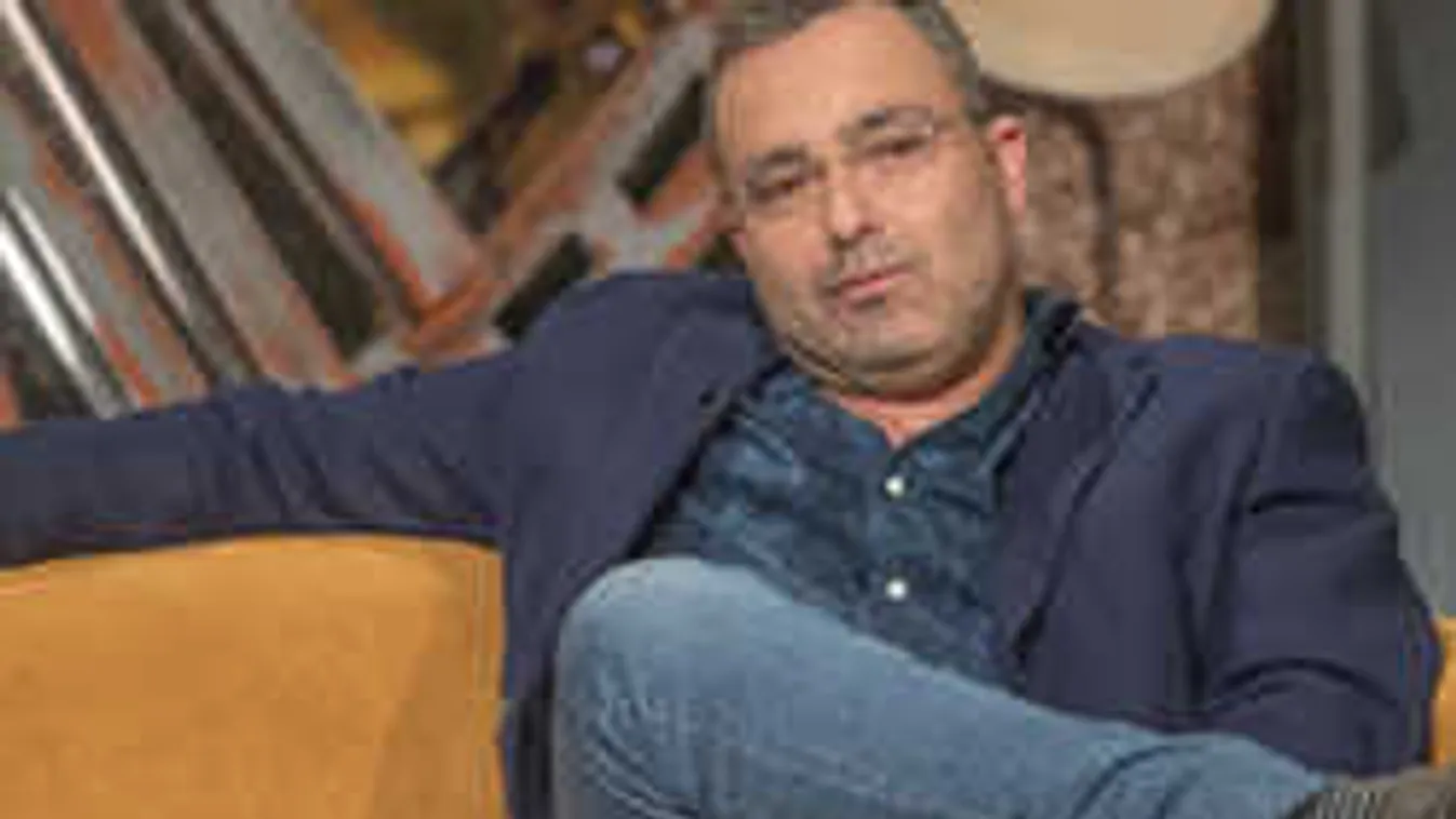 Csodálatos karácsony: Sváby András megmutatta három fiát!