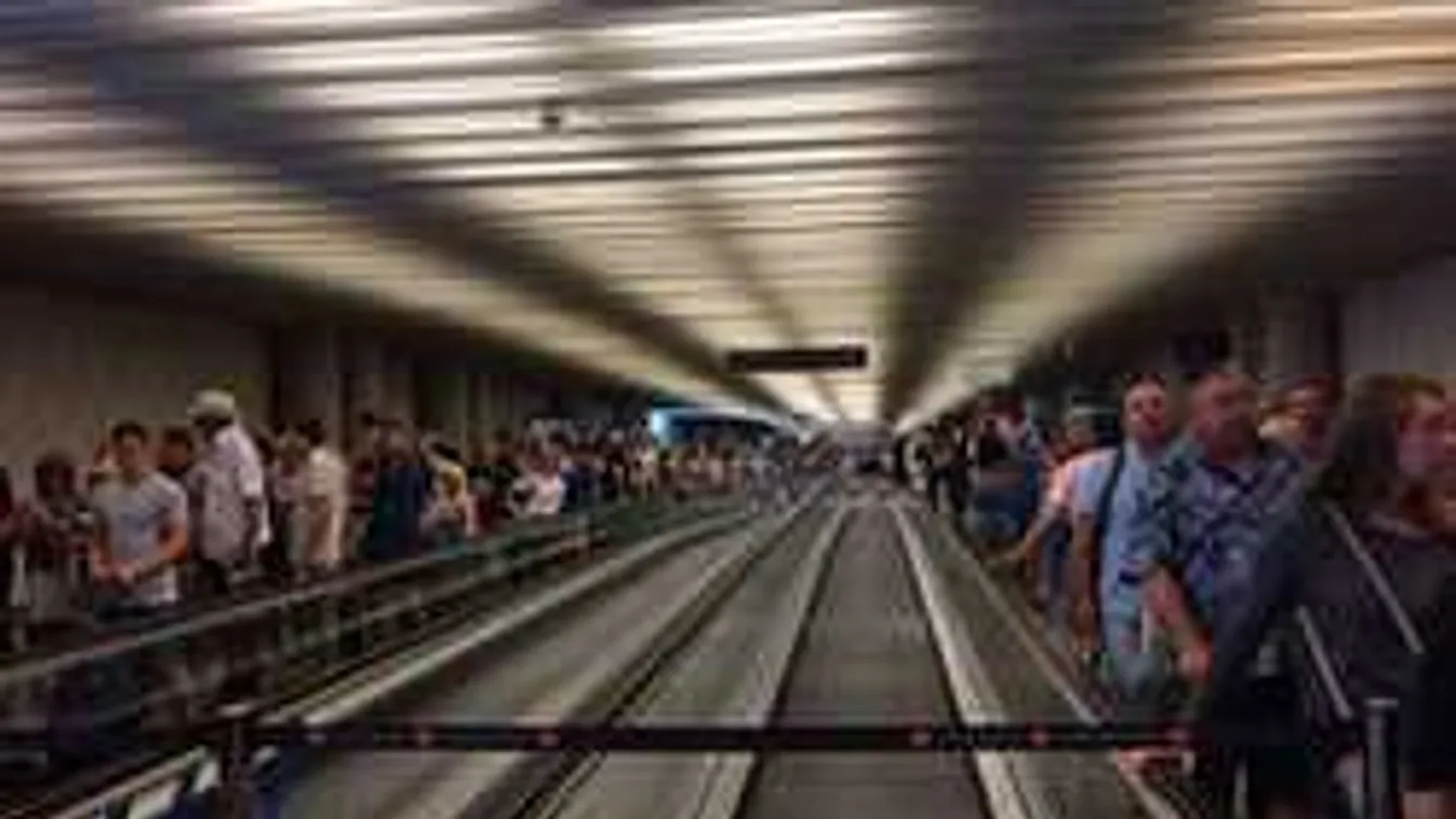 Elszabadult a pokol a reptereken, ezrek szenvednek