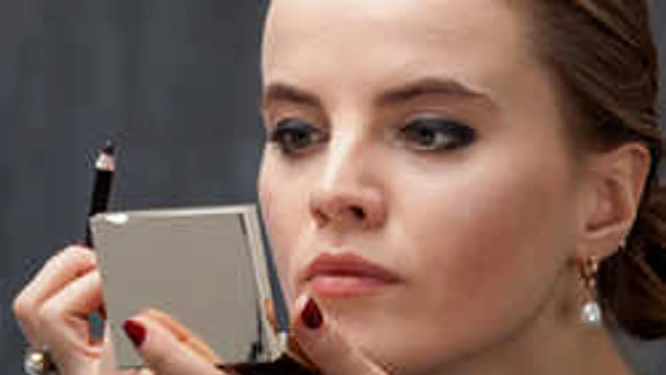 Tökéletes útmutató, melyik festéket hova kell tenni, amikor sminkelsz