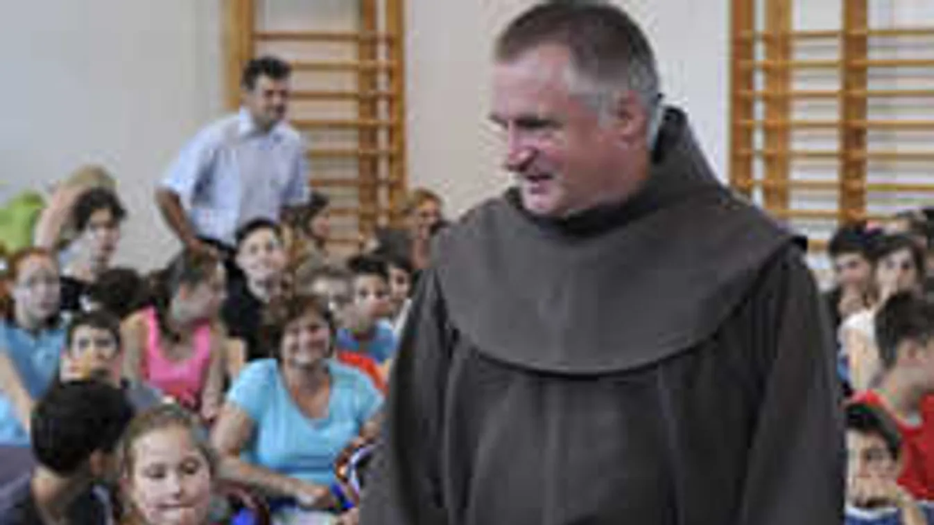 Meglepő, mi volt volt Böjte atya szülinapi ajándéka