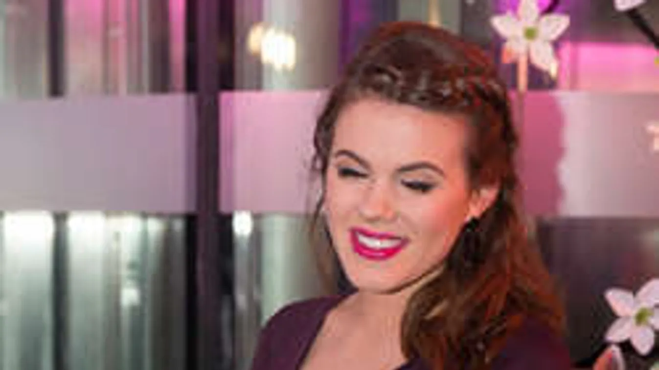 Esküvőt és újabb gyereket terveznek Csobot Adélék