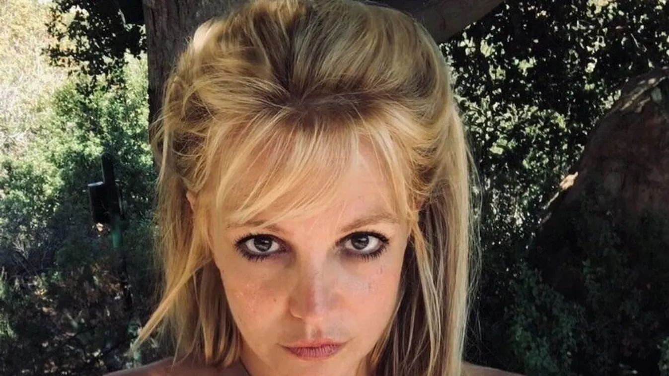 Britney retró fotót posztolt