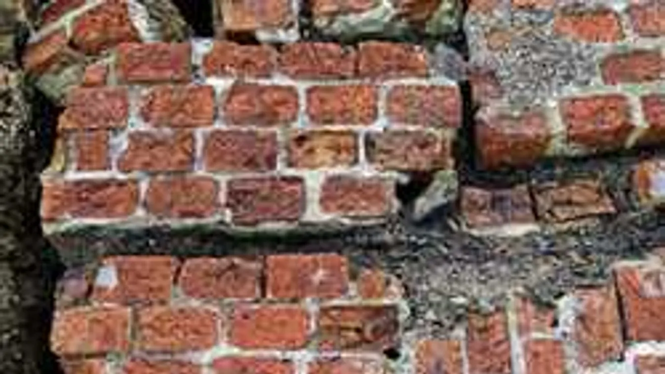 Összedőlt épületek temették maguk alá az embereket, rengeteg a halott