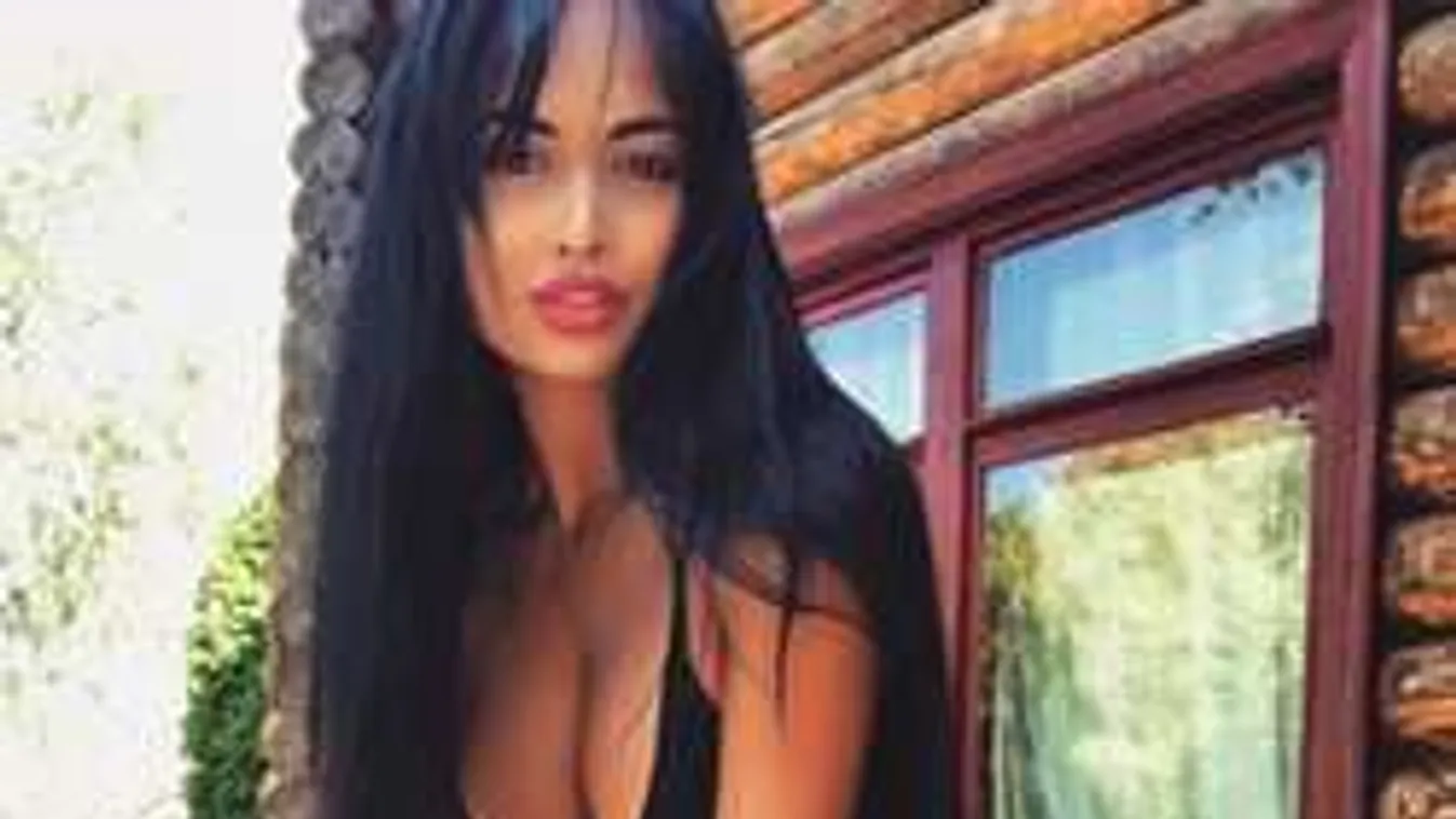 Hatalmas mellei miatt ostromolják az egzotikus bombázót