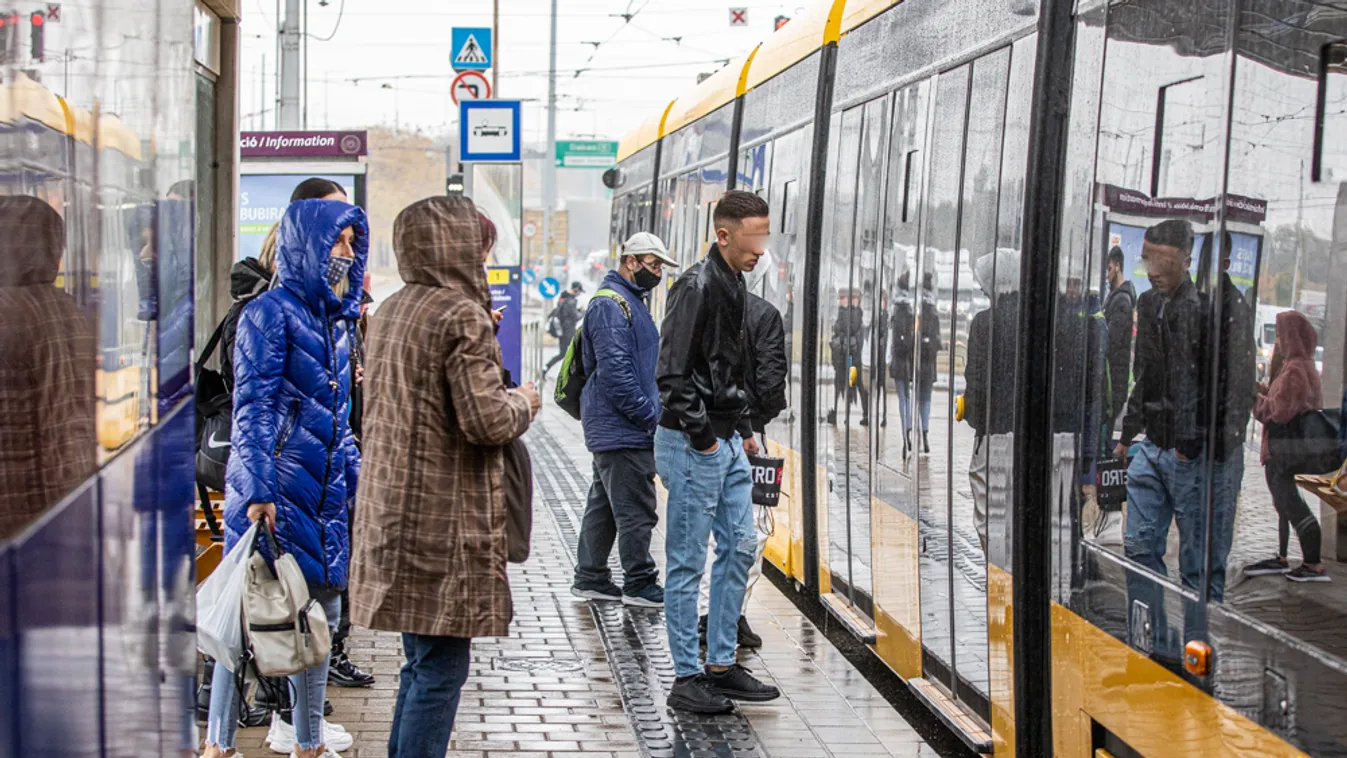Megnéztük, hányan viselik a maszkot a tömegközlekedésben – nem hiszed el, mit láttunk