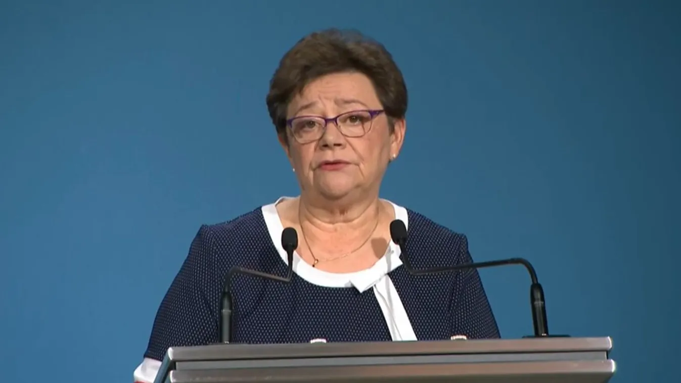 Müller Cecília: Ez történik az osztálytársakkal és szüleikkel, ha koronás lesz egy diák