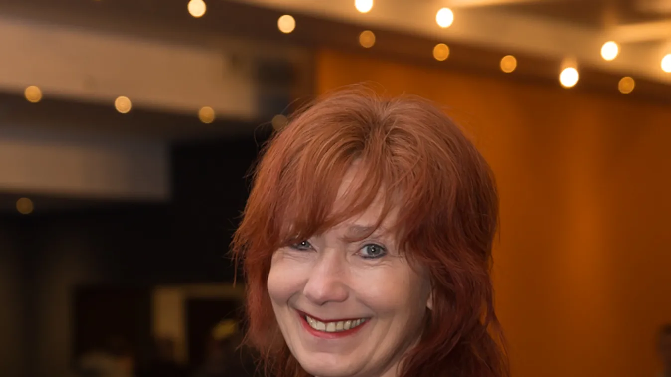 Tehetetlen a magyar színésznő, bármikor a család fejére omolhat a házuk