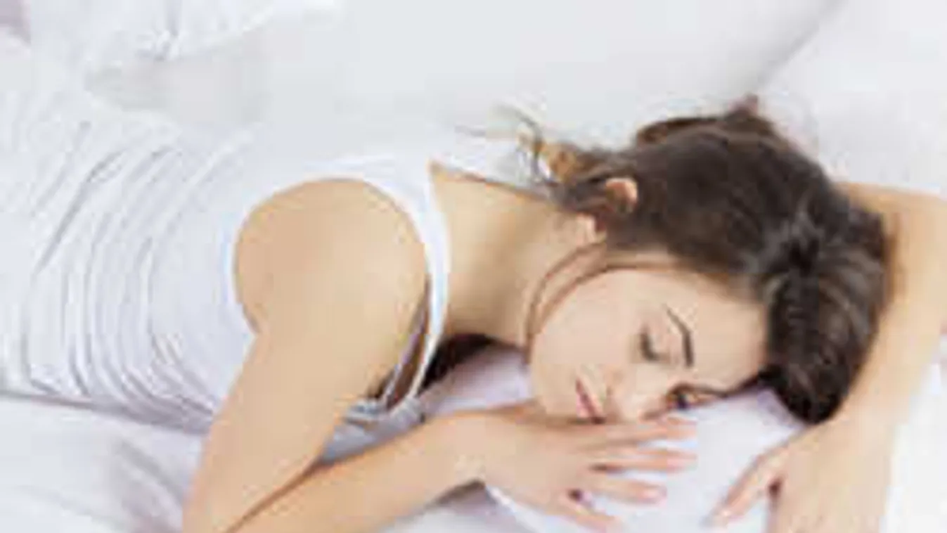 Fáj a hátad? Horkolsz? Így feküdj le az ágyba!