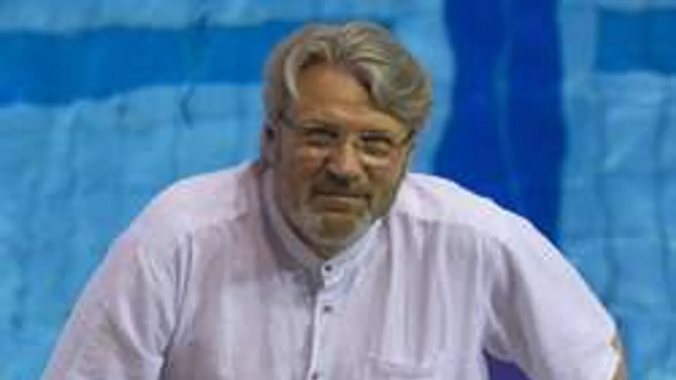 Cáfol a kapitány, az úszóknak mindenük megvan