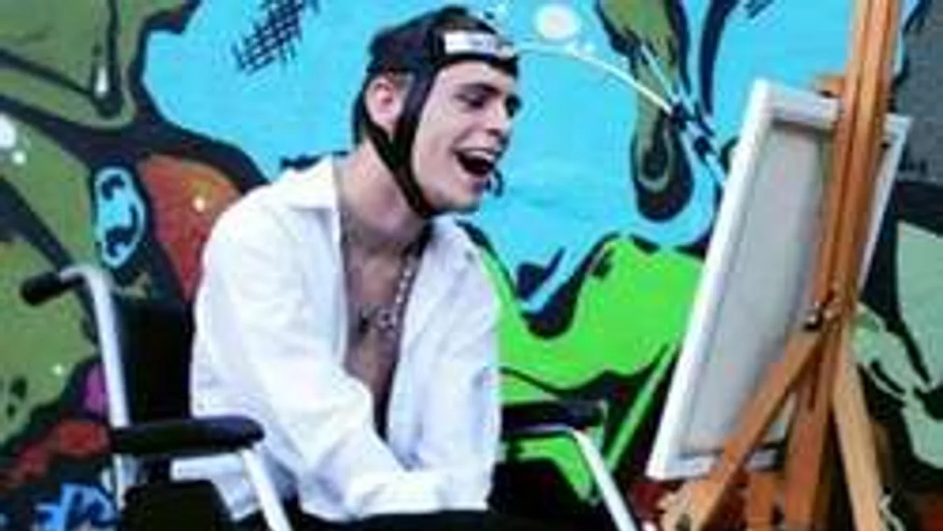 A nap hőse! Fecó fejpálcával alkot remekműveket