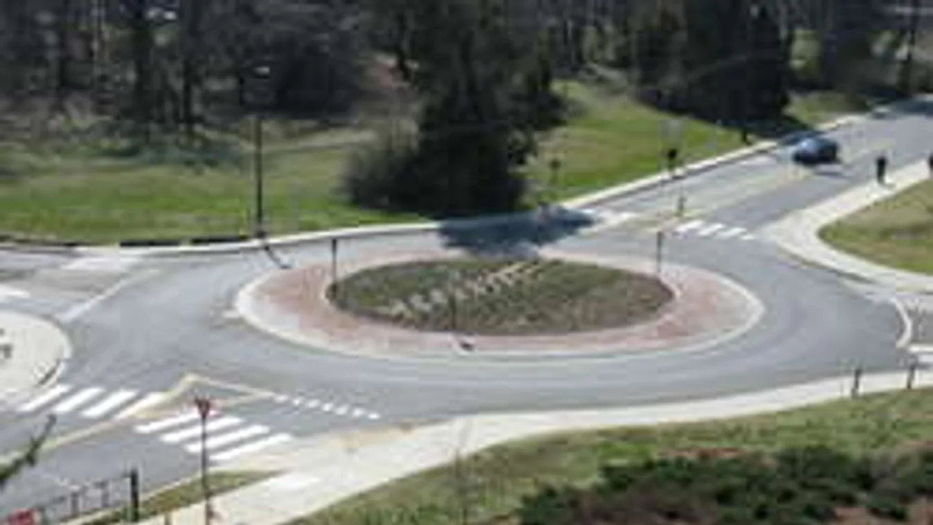 Olyan szörnyűség történt a körforgalomban, ami minden férfi rémálma!