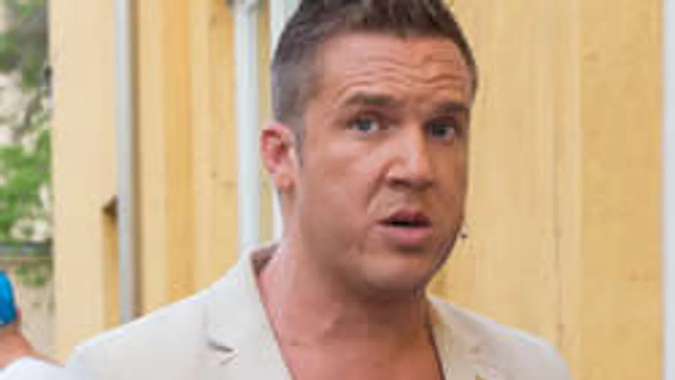 Sanyarú gyermekkoráról vallott Kasza Tibi