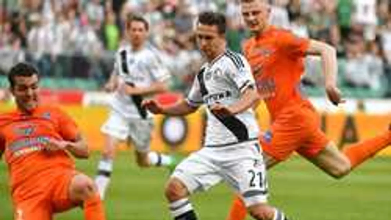 Váratlan fordulat, topligába igazolhat a magyar válogatott focista