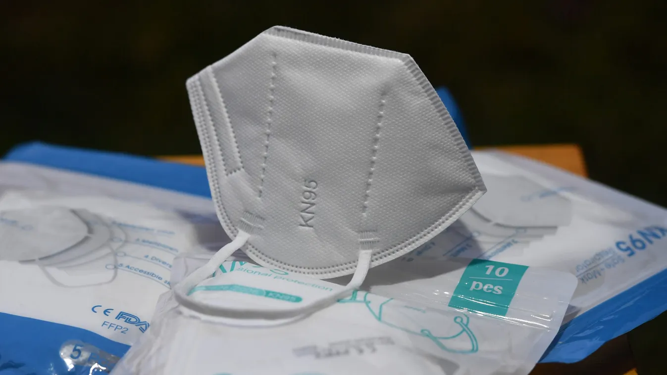 Bavaria introduces FFP2 mask requirements for local transport and businesses.