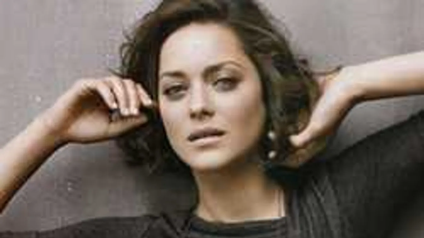 Meztelenre vetkőzött a híres színésznő a legújabb filmjében!