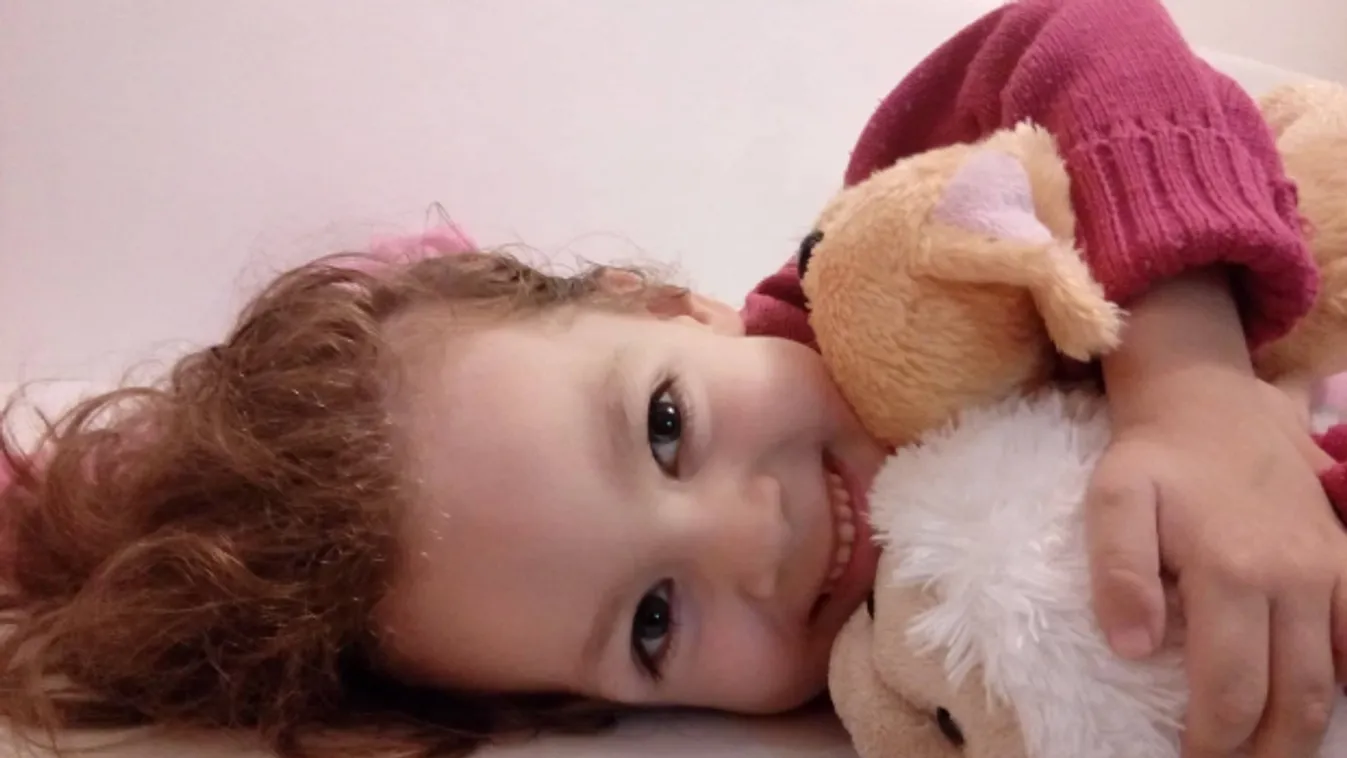 Hihetetlen fejlődést mutat az SMA-s kislány, Noémi: „az egészséges embernek ez természetes, de nekünk nagy előrelépés”