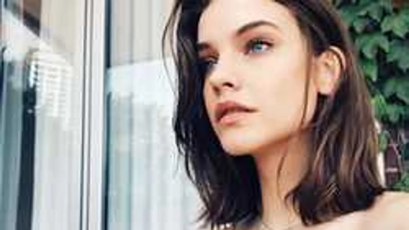 Hoppá, Palvin Barbit szexi félpucér pasival kapták le, aki nem a párja