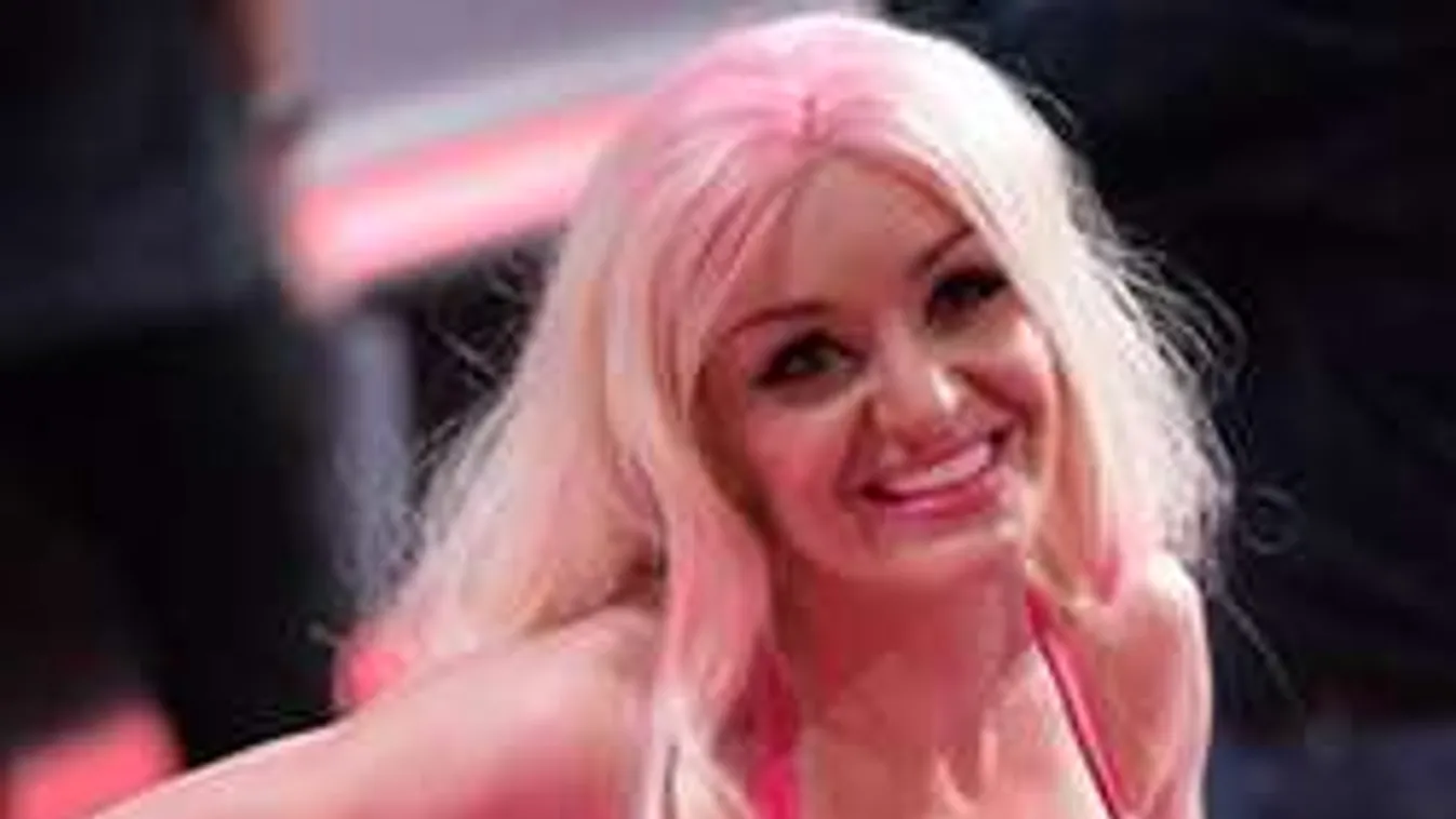 Atyaég! Csúnyán korhatárosban tolta Szandi