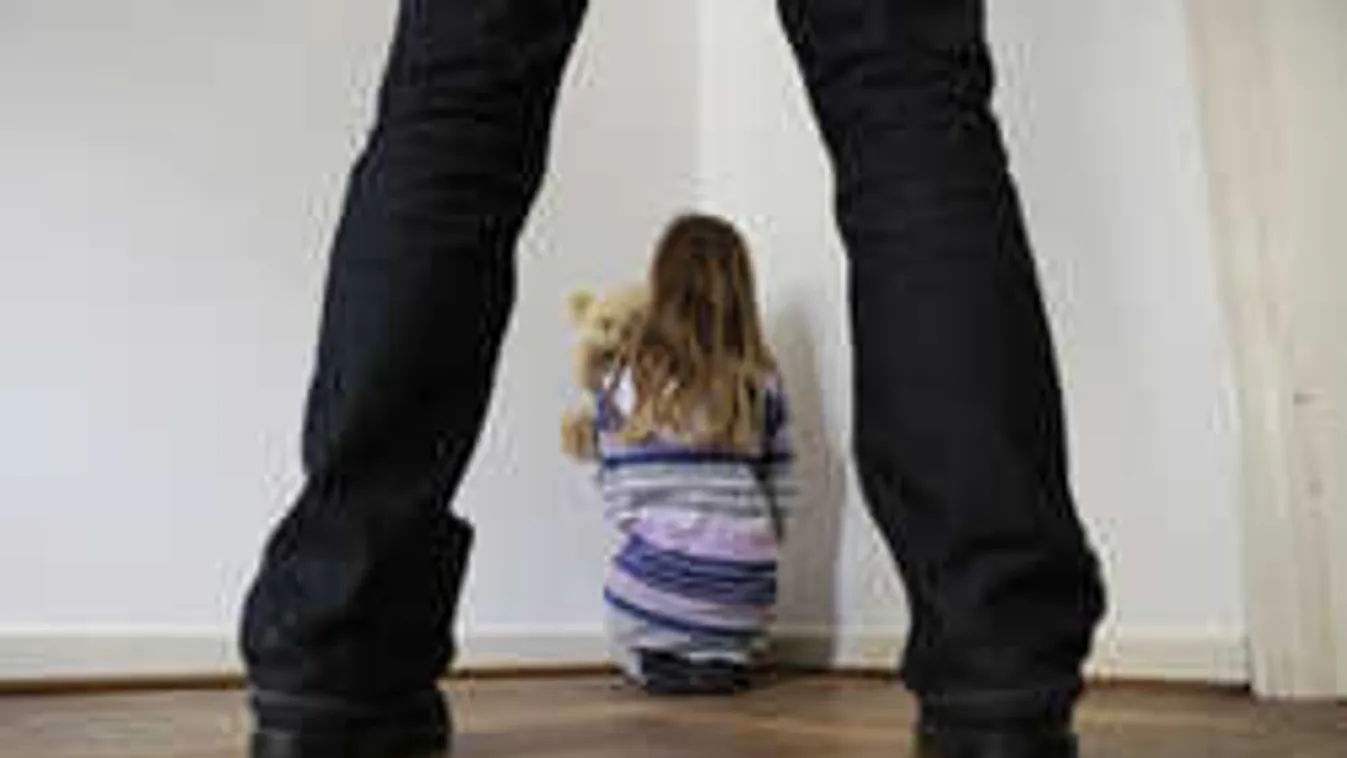 Elképesztő módszerrel kapták el a kislányokat futtató pedofilbandát