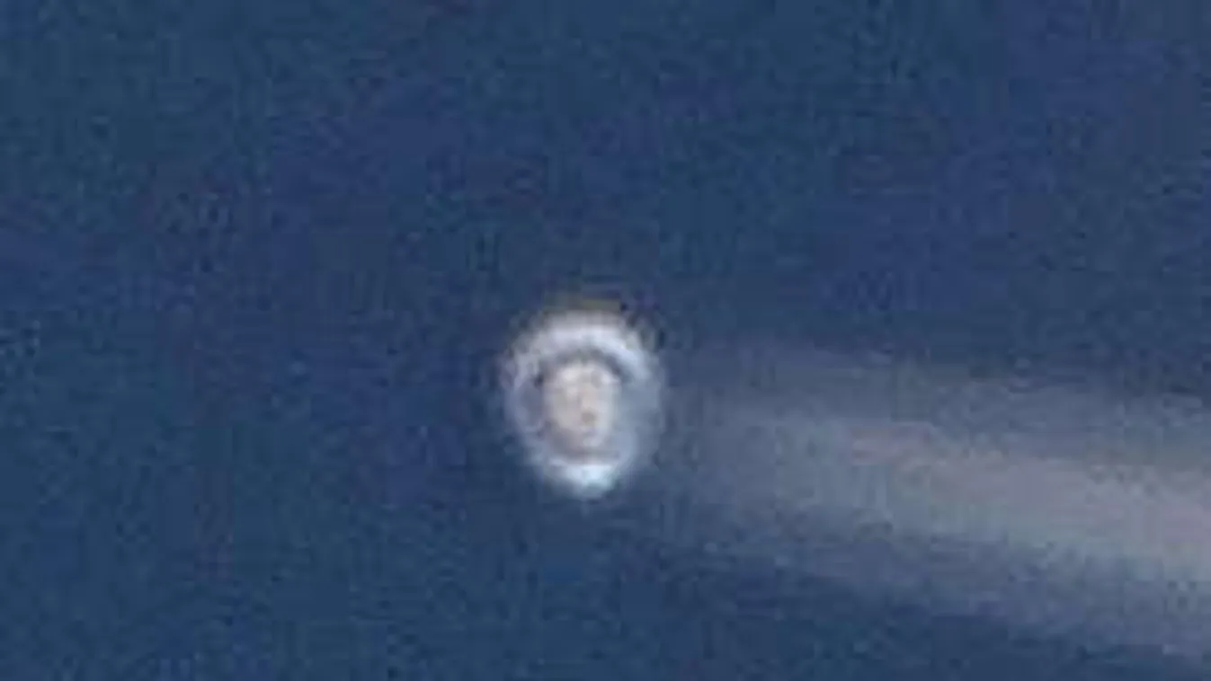 Idegen űrjárművet videóztak le az autópálya fölött