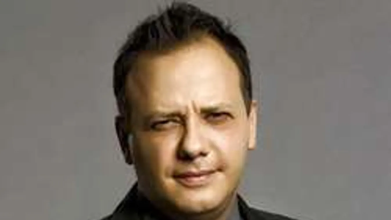 Így ünnepelte Damu Roland első szabadlábon töltött házassági évfordulóját