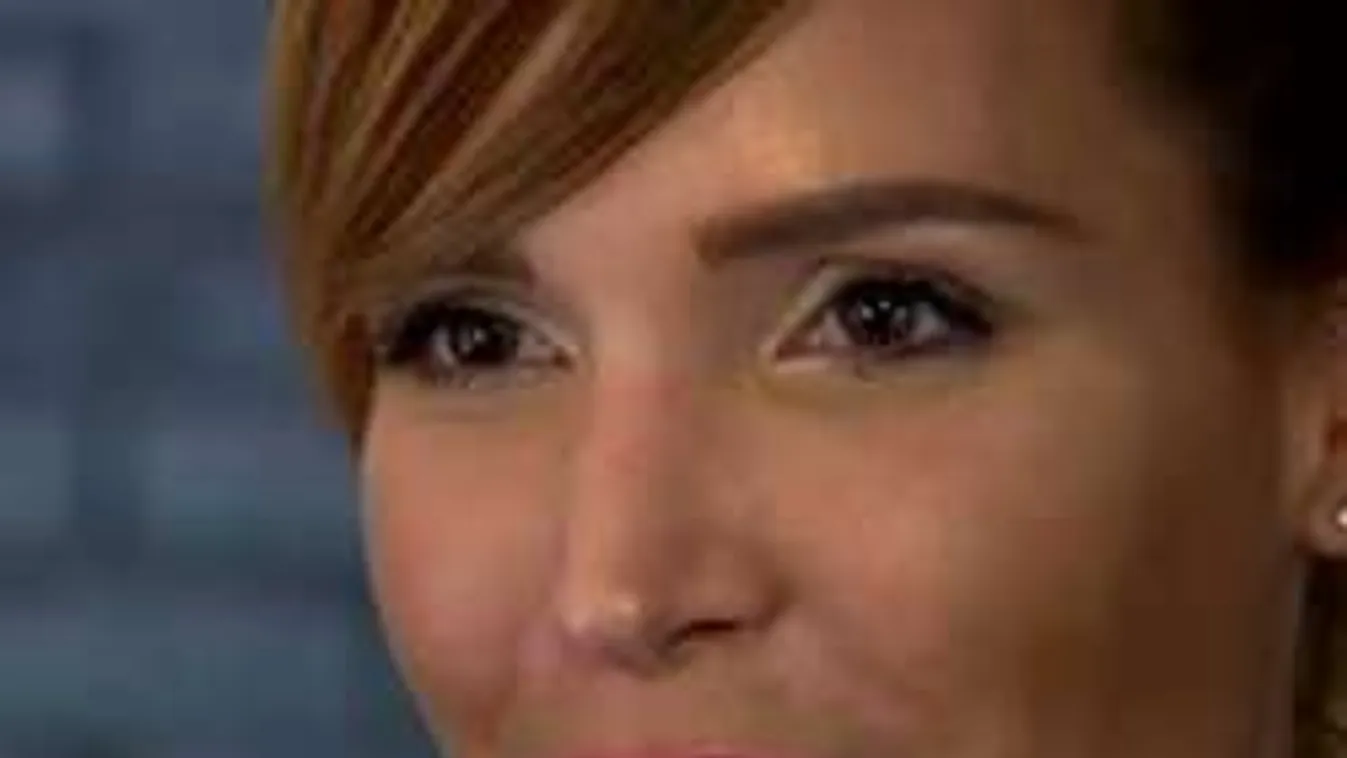 Szétretusált képen érzi magát természetesnek Zimány Linda!