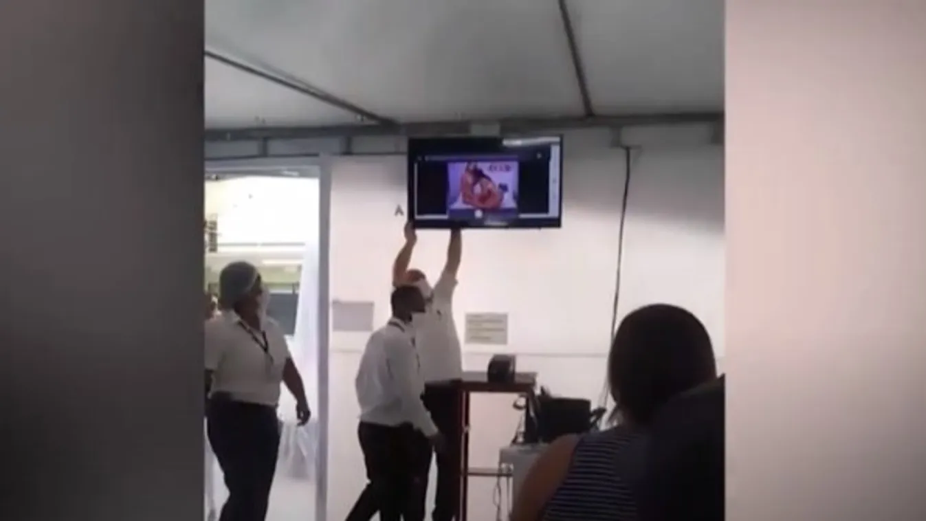 Leszbi pornó ment az oltóközpont kivetítőjén, az ápolók azt sem tudták, mihez kezdjenek