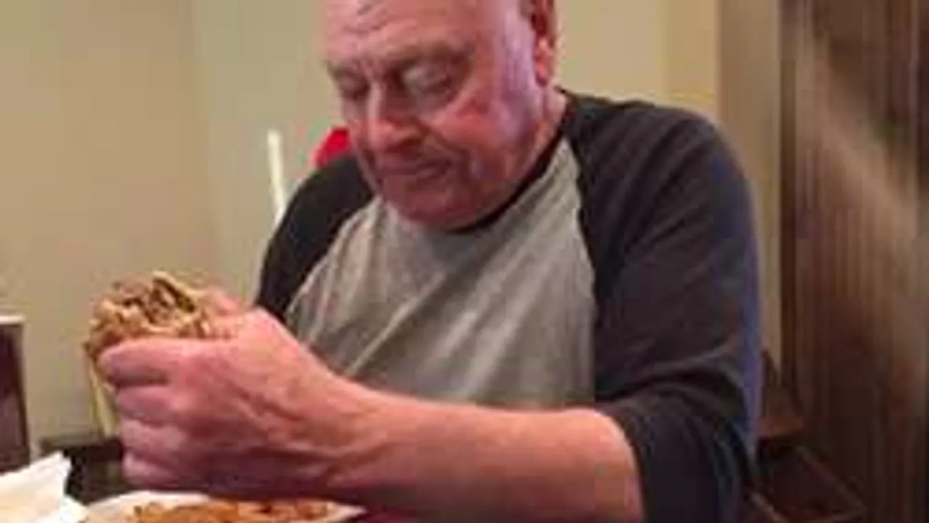 Magányos nagypapa lett az internet sztárja