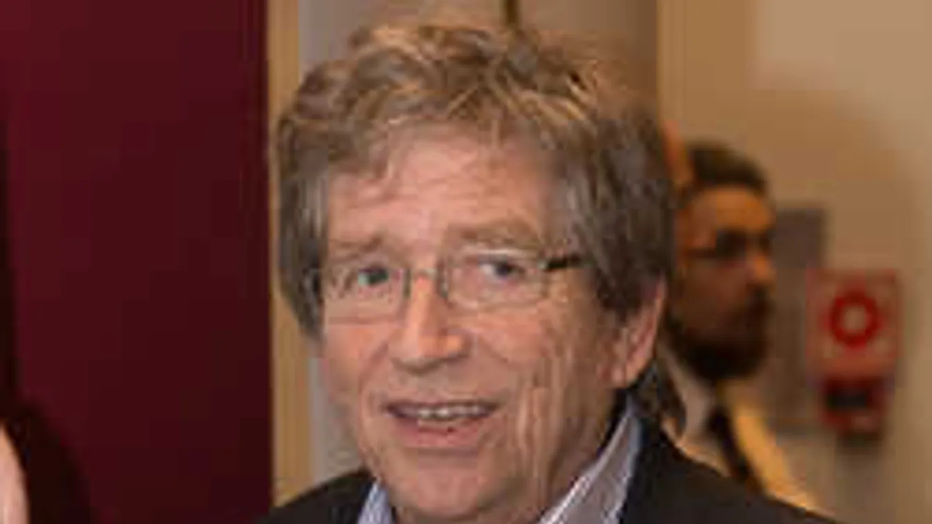 Örömhírt közölt Kern András felesége