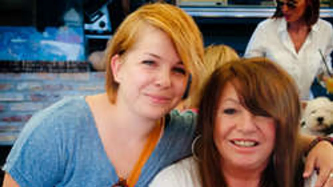 Döbbenetes vallomás: Zalatnay Cini lánya felvállalta leszbikusságát!